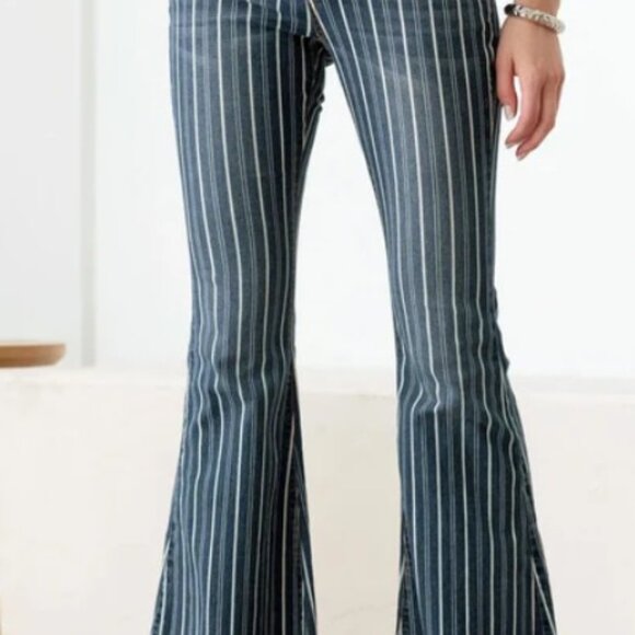 UNIQ BY LITZ - Mid Waist Striped Flare Jeans - Picture 4 of 8